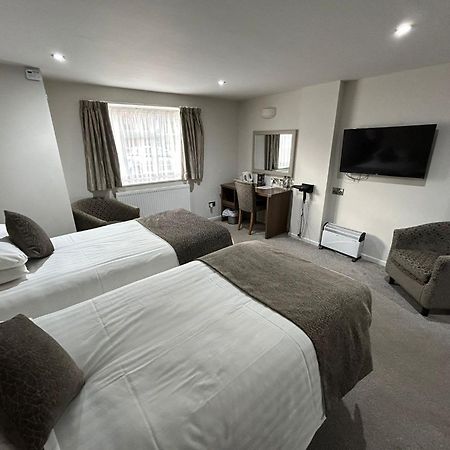 The Hind Hotel Wellingborough Bagian luar foto