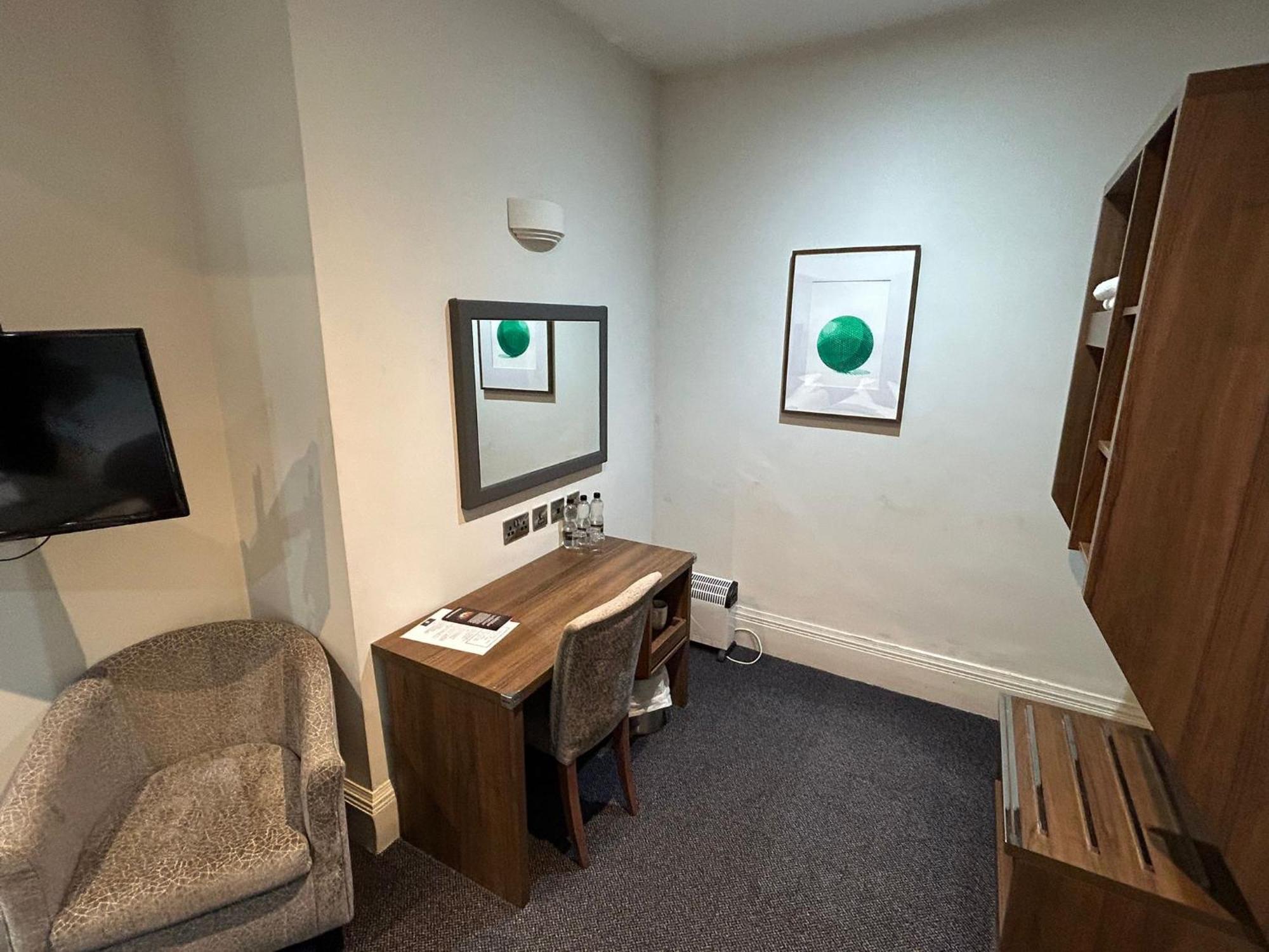 The Hind Hotel Wellingborough Ruang foto