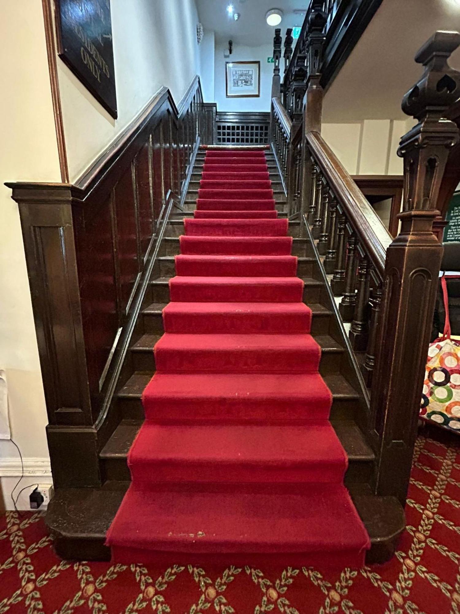 The Hind Hotel Wellingborough Bagian luar foto