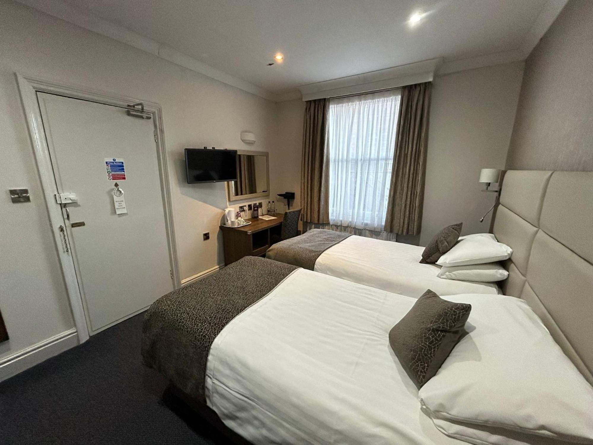 The Hind Hotel Wellingborough Ruang foto