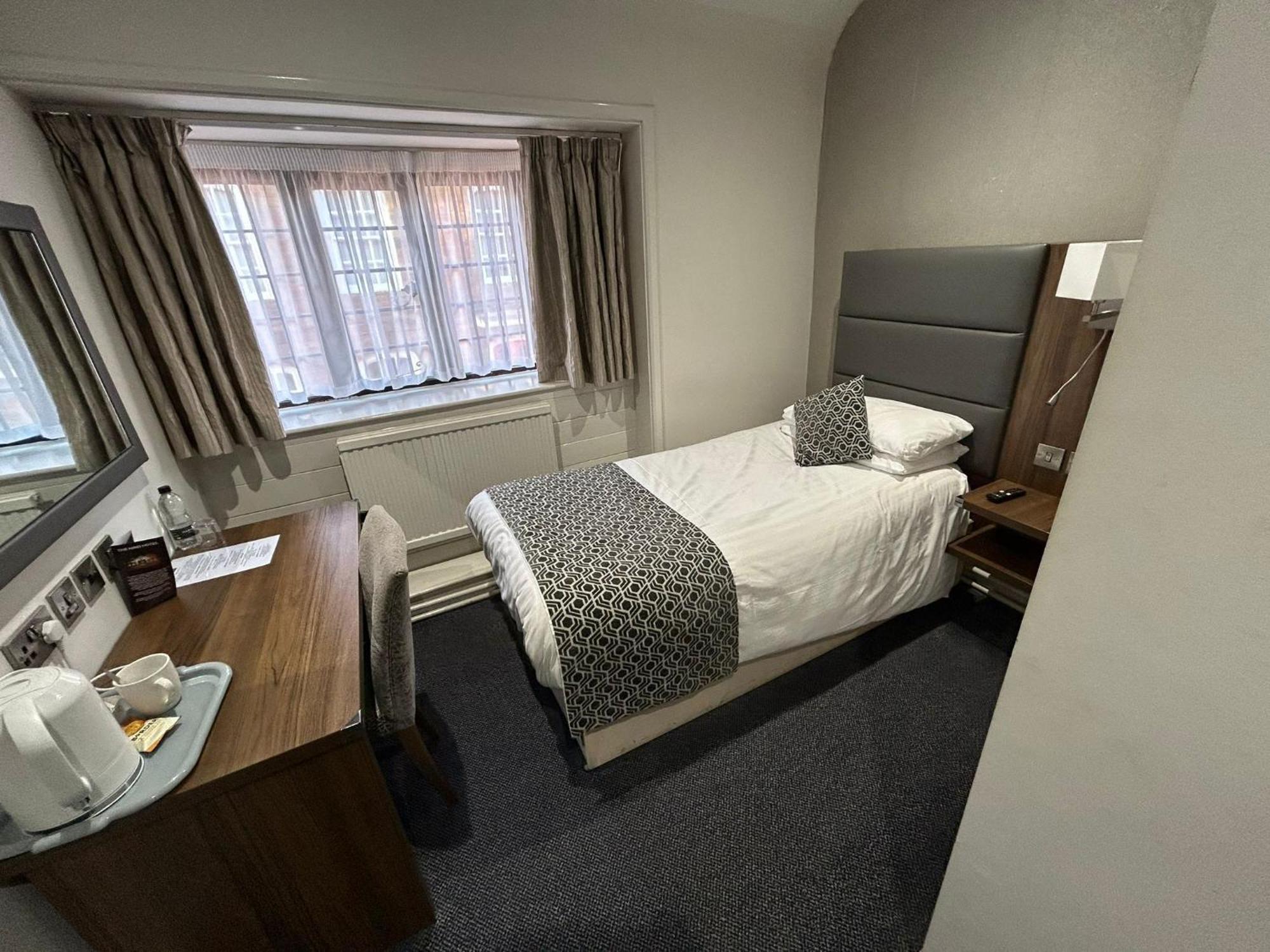 The Hind Hotel Wellingborough Ruang foto